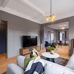 Elegant And Chic 2bed 2bath Steps From The Lake! Apartment Chicago