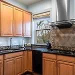 Elegant And Chic 2Bed 2Bath Steps From The Lake!