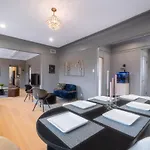 Elegant And Chic 2bed 2bath Steps From The Lake!