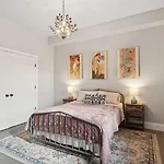 Luxury Apartment On North Halsted