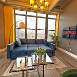 Mccormick Place Stylish Corner Suite With Optional Parking And Gym Access Sleep 6 In South Loop Chicago
