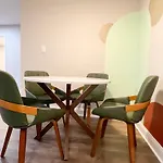 Stylish Sleeps 6 1 Free Parking