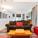 Single Family Home With 3 Bedrooms Plus Attic With 2 Beds