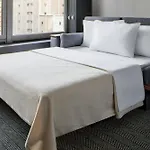 Courtyard By Marriott Chicago Downtown/River North