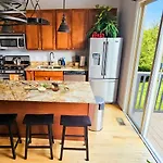 Art Downtown Fulton Market Entire 3 Bedroom Home Sleep10 Private Garage Roof Ev Tesla