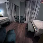 Cozy Castle - Centrally Located Connected Condo