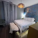 Cozy Castle - Centrally Located Connected Condo