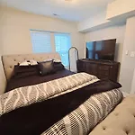 Cozy & Near Downtown & Hyde Park Apartment