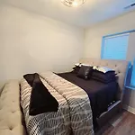 Cozy & Near Downtown & Hyde Park