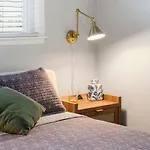 Spacious 2 Bedroom Near Midway