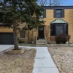 Spacious 4-Bedroom Home With Stunning Backyard Deck In Chicago