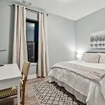 Homestay Drexel Apartments, Downtown Hyde Park Chicago
