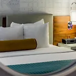 Kinzie Hotel 4*
