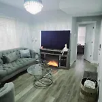 Cozy & Near Downtown & Hyde Park