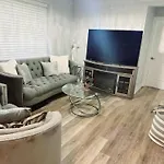 Cozy & Near Downtown & Hyde Park