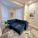 The Secret West Loop Oasis For Up To 4 Guests With 4K Smart Hdtv
