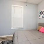 Cozy Two Bedroom Unit Near Lakeview Lincolnpark Wrigley