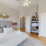 Sleek Urban Retreat Steps From Il Med District