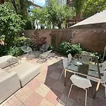 3-story Townhome Free Parking Private Patio Washer-dryer Holiday home Chicago