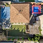 H&H 1896 - Spacious, Fully Stocked, & Free Parking