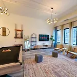 Luxury 6Br Suite With Pool Table Sleeps 12 Perfect For Group Stay Near Mccormick Place, Grant Park And Soldier Field