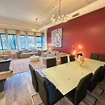 Luxury 6br With Pool Table Sleeps 12 Perfect For Group Near Mccormick Place, Grant Park And Soldier Field Chicago