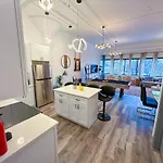 Luxury 6br With Pool Table Sleeps 12 Perfect For Group Near Mccormick Place, Grant Park And Soldier Field Apartment *
