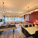 Apartment Luxury 6br With Pool Table Sleeps 12 Perfect For Group Near Mccormick Place, Grant Park And Soldier Field *