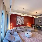 Luxury 6br With Pool Table Sleeps 12 Perfect For Group Near Mccormick Place, Grant Park And Soldier Field Apartment *