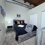 Luxery - Themed Units! Close To Downtown, Mccormick Place & Wintrust Arena Apartment