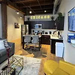 Luxery Stay Chicago - Themed Units! Close To Downtown, Mccormick Place & Wintrust Arena