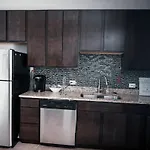 7 Star The Malia Oasis 3br 1 Half Bath Office Space Chicago