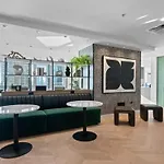 Cozy 2 Bedroom Condo By Lakeshore