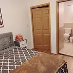 Spacious 3Bd Apartment In A Prime Chicago Location
