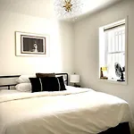 Beautiful 7 Bed, 3.5 Bathroom