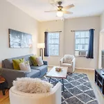 Bright & Modern 3br And 1ba In Logan Square Apartment *