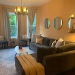 Luxurious Andersonville Oasis