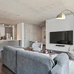 Linea Luxury Living With Indoor Pool And Rooftop Views In The Loop