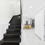 The Art Deco Dugout - Steps From Wrigley Field