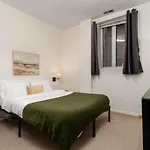 Wicker Park 2Br Apt Near Milwaukee Ave