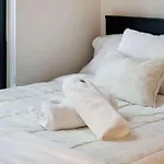 3 Bed 3 Bath High Rise With Gym & Amenities
