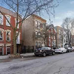 Wicker Park 2Br Apartment Near Milwaukee Ave