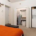 Wicker Park 2Br Apartment Near Milwaukee Ave
