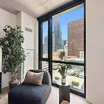 Luxury 3 Bed 3 Bath High Rise With Gym & Amenities