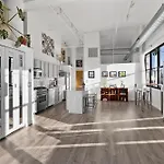 Modern Historic Loft 19Ft Ceilings, Gym, Heated Parking, Skyline Views, Balcony