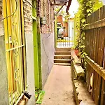 Urban Coach Casa - Medical District- 10 To Downtown