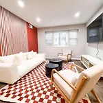 Modern 1br Free Parking Spot Apartment Chicago
