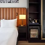 Arlo 4*