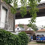 Urban Coach Casa - Medical District- 10 To Downtown