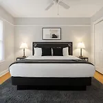 Roomy 3Br Apartment Near Beach - Lunt 33-2N